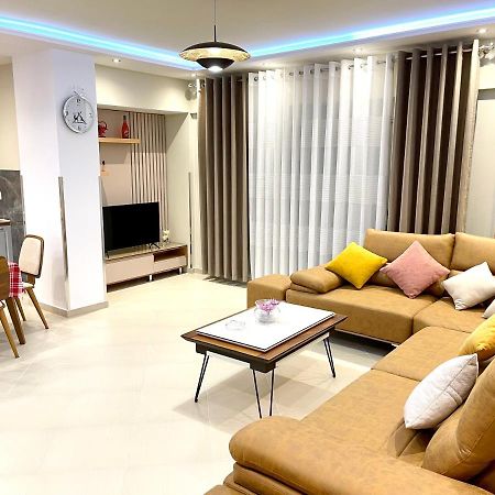 Queen Isabella Premium Hotel Vlore Bagian luar foto