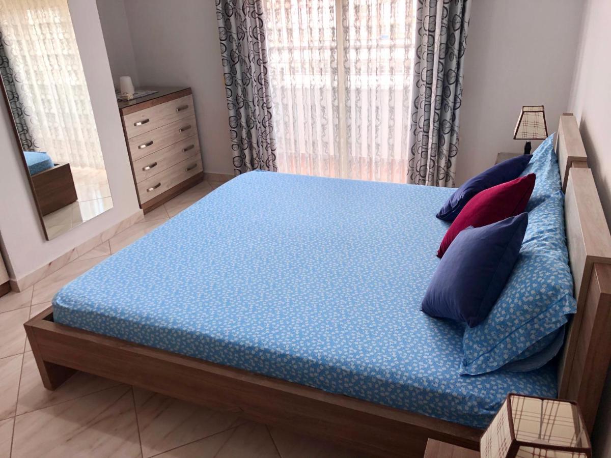 Queen Isabella Premium Hotel Vlore Bagian luar foto