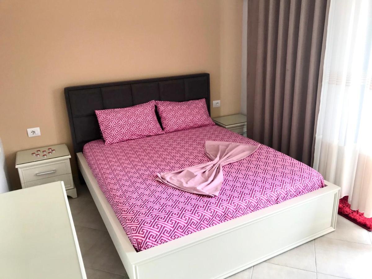 Queen Isabella Premium Hotel Vlore Bagian luar foto