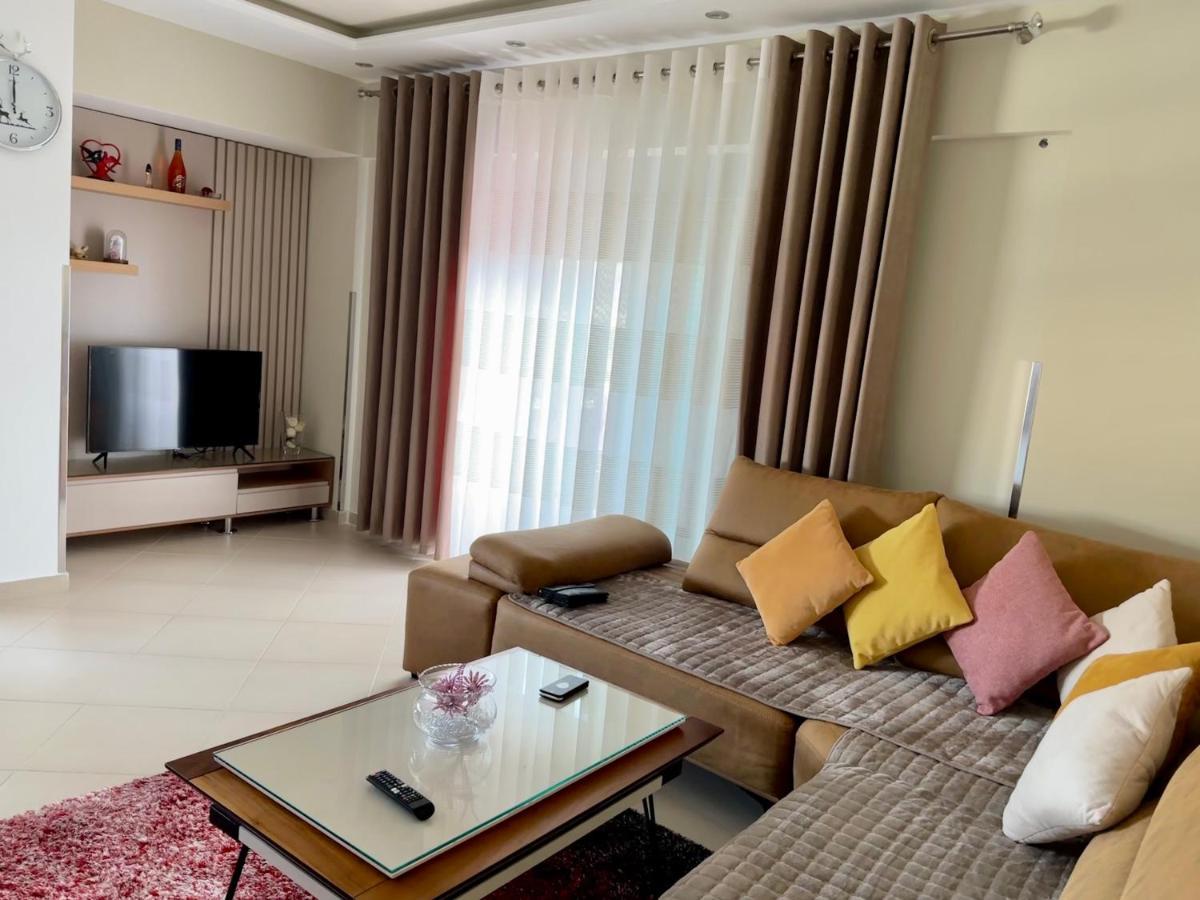 Queen Isabella Premium Hotel Vlore Bagian luar foto