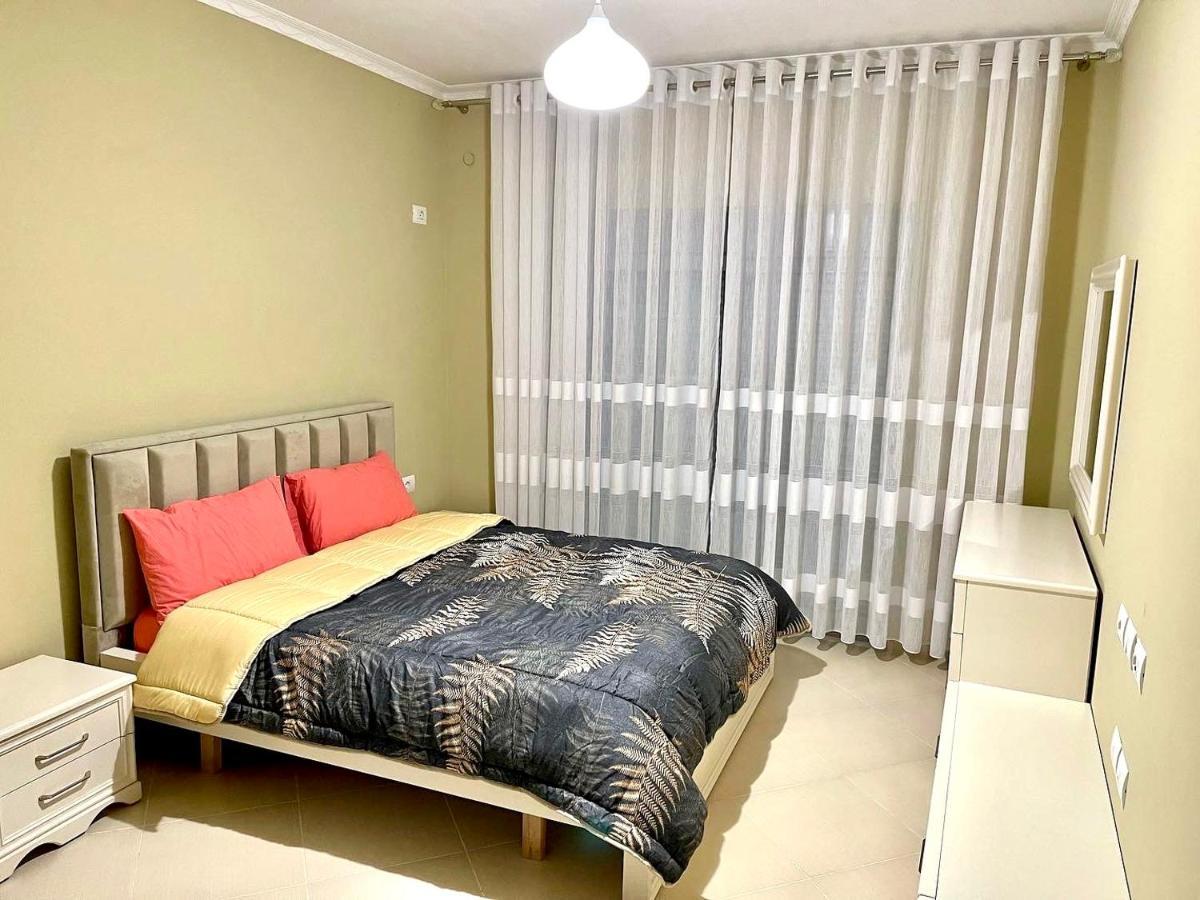 Queen Isabella Premium Hotel Vlore Ruang foto
