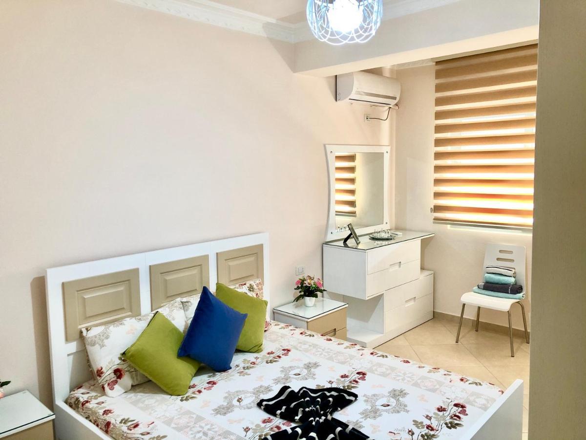 Queen Isabella Premium Hotel Vlore Bagian luar foto