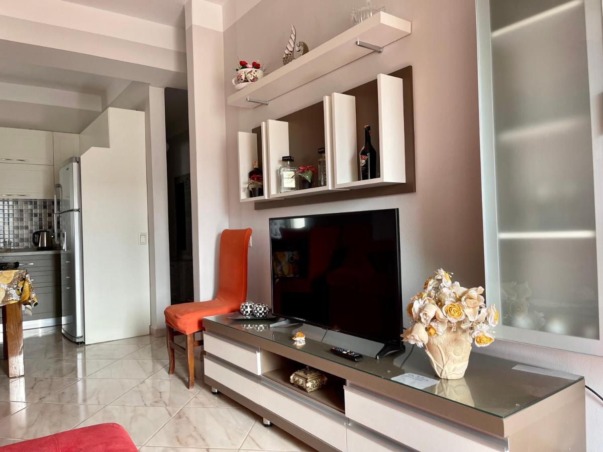 Queen Isabella Premium Hotel Vlore Bagian luar foto