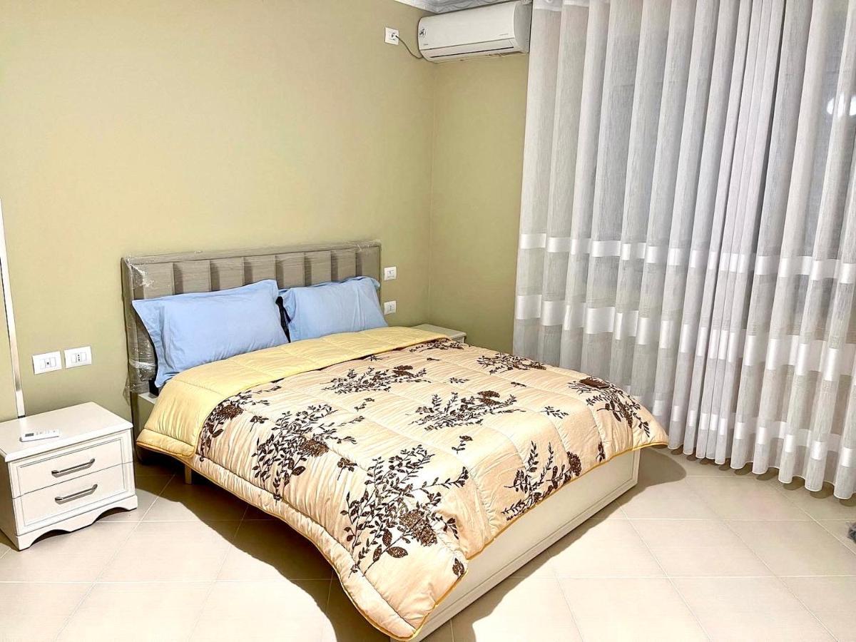 Queen Isabella Premium Hotel Vlore Ruang foto