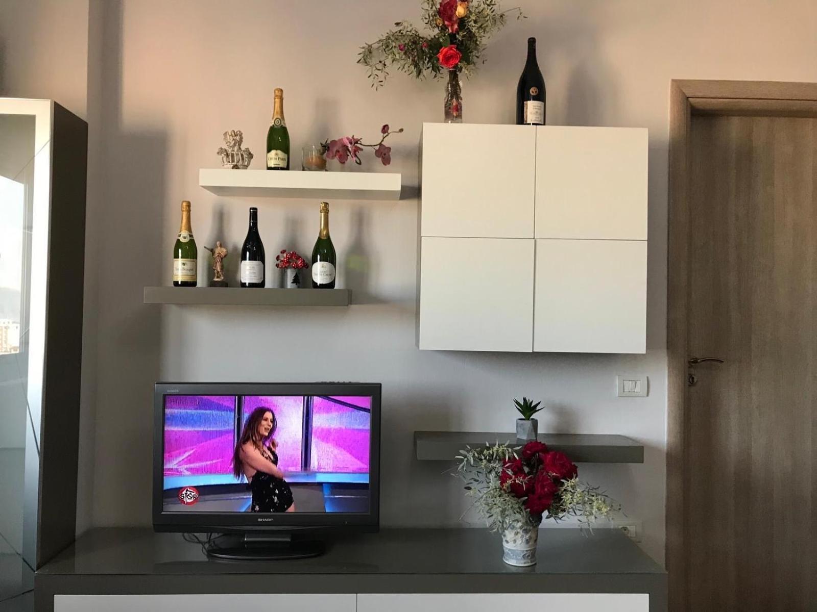 Queen Isabella Premium Hotel Vlore Ruang foto